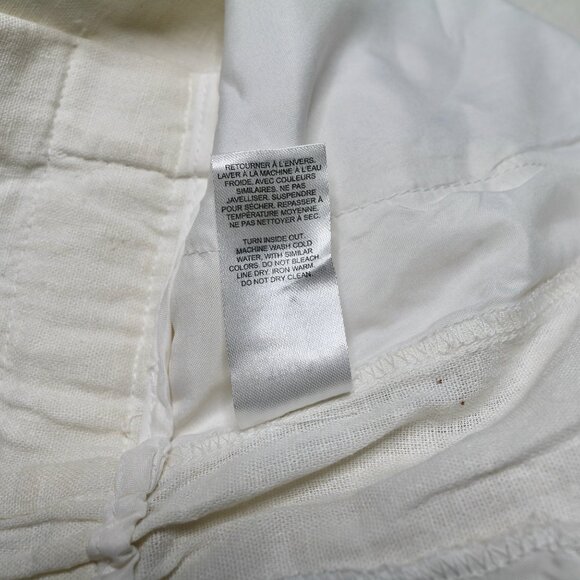 Dynamite Women's White Button Shorts with Belt and Pockets, size Extra Small - Picture 9 of 9